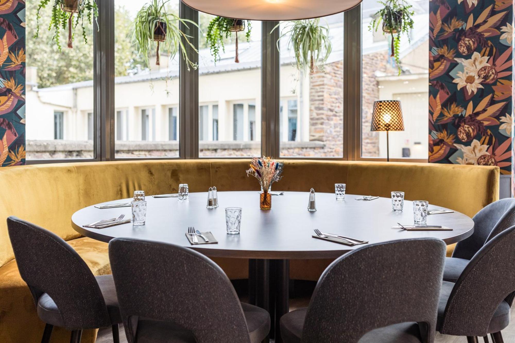 Hotel-Restaurant Le Victoria แรนส์ ภายนอก รูปภาพ