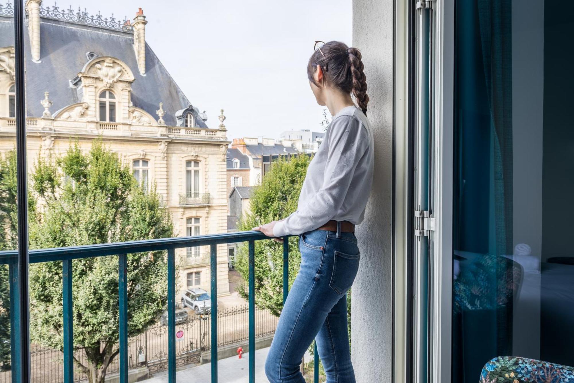 Hotel-Restaurant Le Victoria แรนส์ ภายนอก รูปภาพ